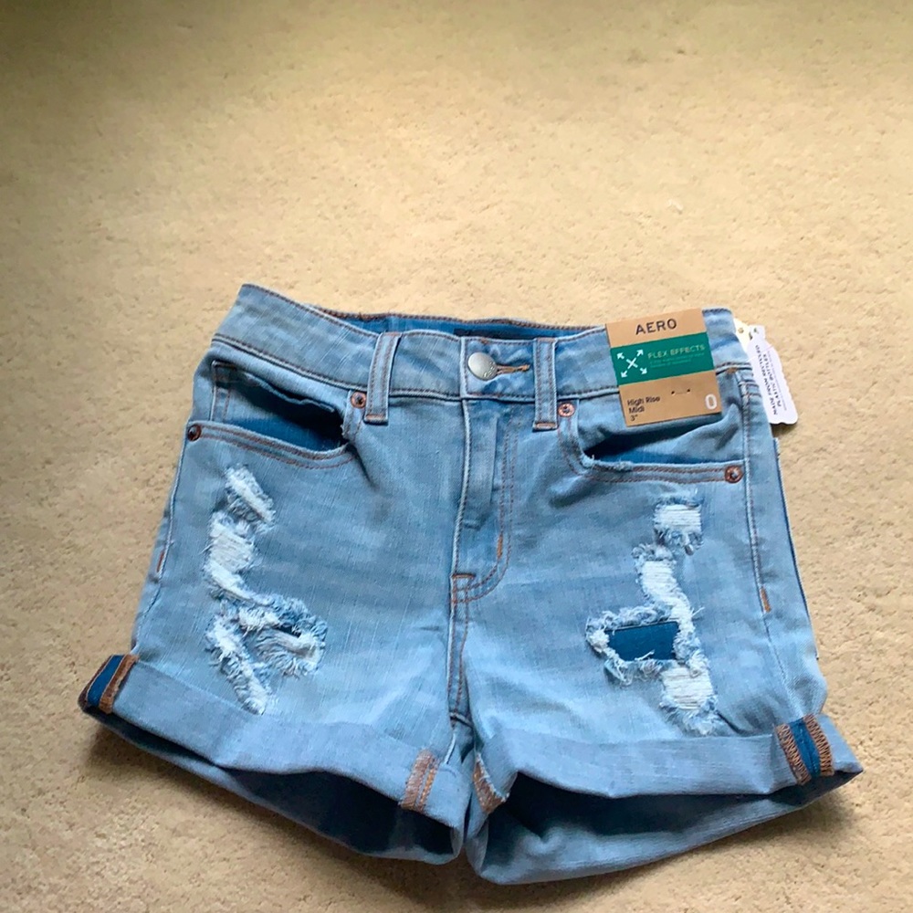 light wash high-rise jean shorts from Aeropostale - Picture 1 of 3
